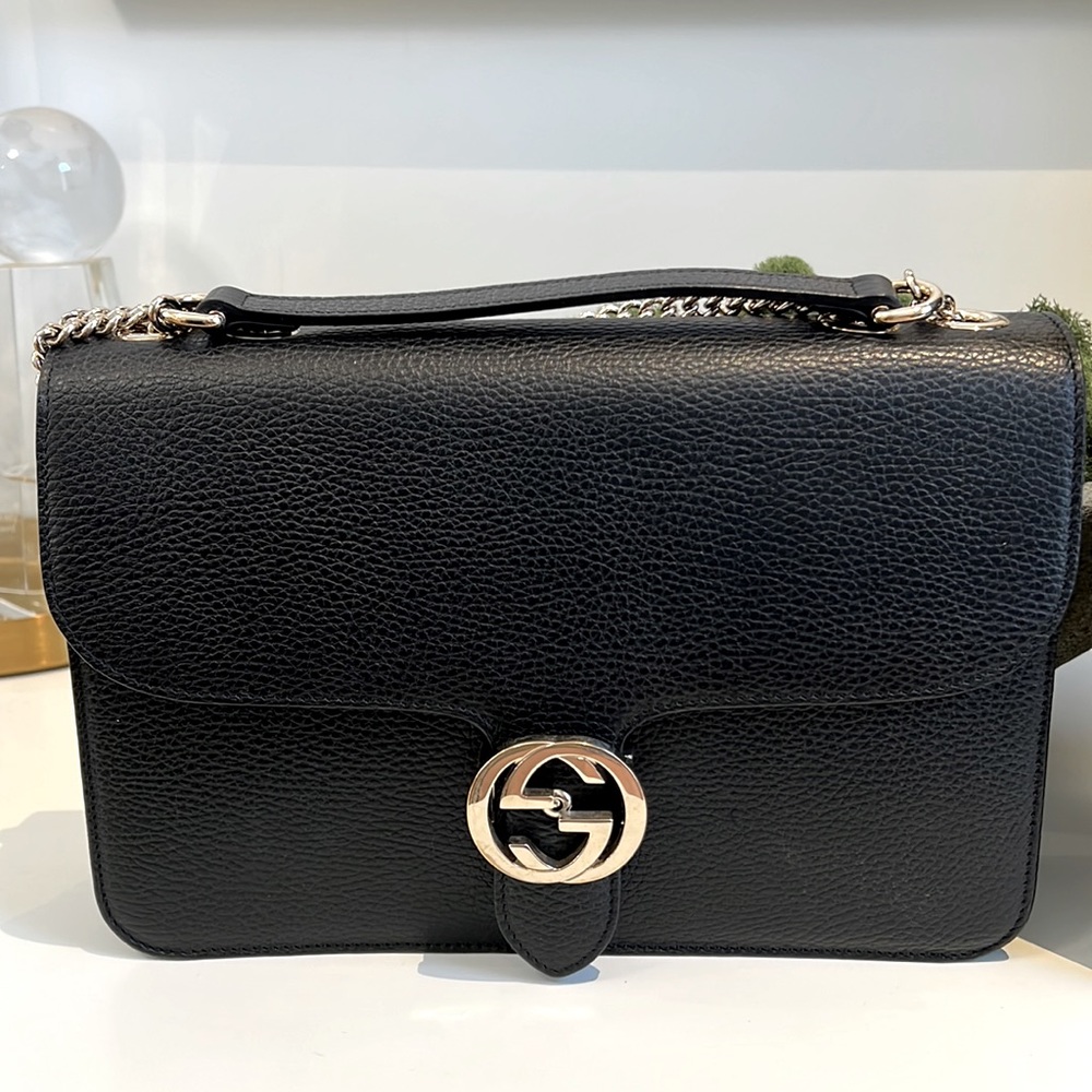 Stunning Gucci black pebbled leather crossbody/shoulder bag